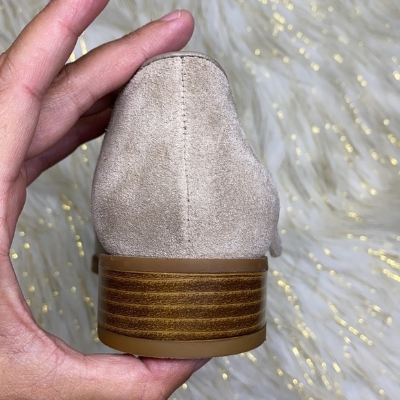 Nine West - Light Grey Suede Bootie Size 7.5 - Picture 5 of 14